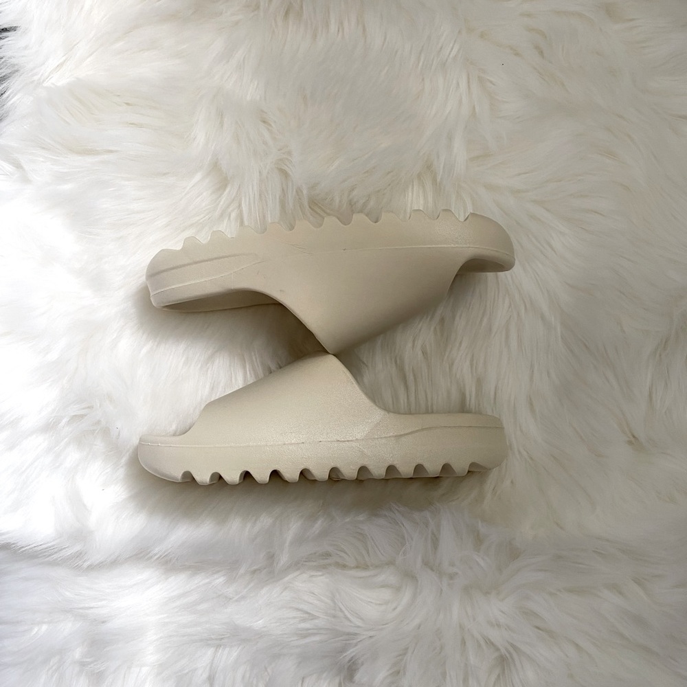 Pretty Little Thing Slides - image 2